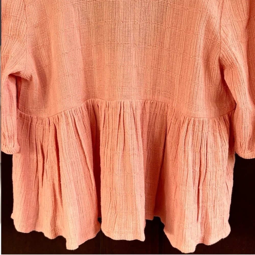 NWOT O'Neill Janette Top Coral Haze Size
Medium Retail $50.00 - Picture 5 of 9